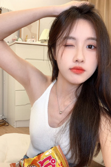 男生咬小兔兔的心理描写