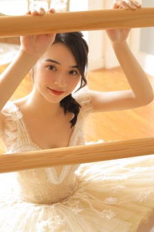 詹妮弗劳伦斯大尺度